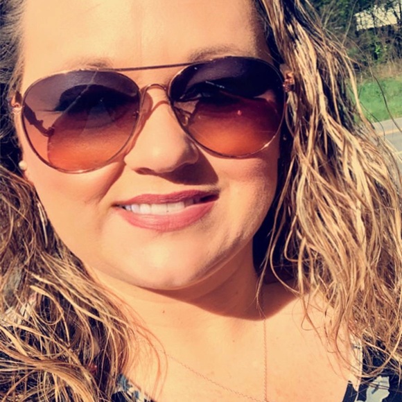 Meet your Posher, Jessica - Picture 10 of 16